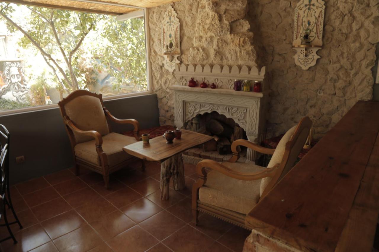 Hotel Philosophia Ючхисар Екстериор снимка