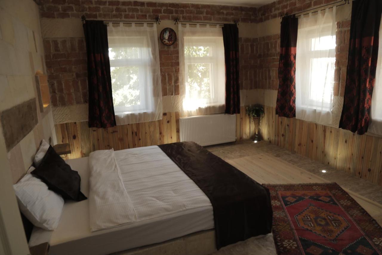 Hotel Philosophia Ючхисар Екстериор снимка