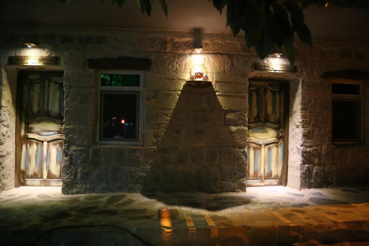 Hotel Philosophia Ючхисар Екстериор снимка